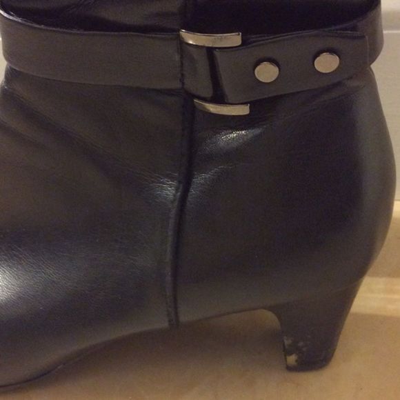 Liz Claiborne Black boots - Picture 2 of 2